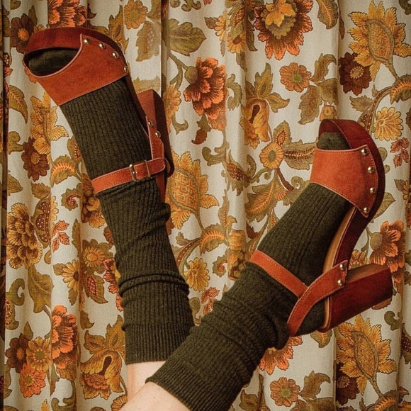 Retro cognac faux suede lightweight platform heel - Picture 2 of 3